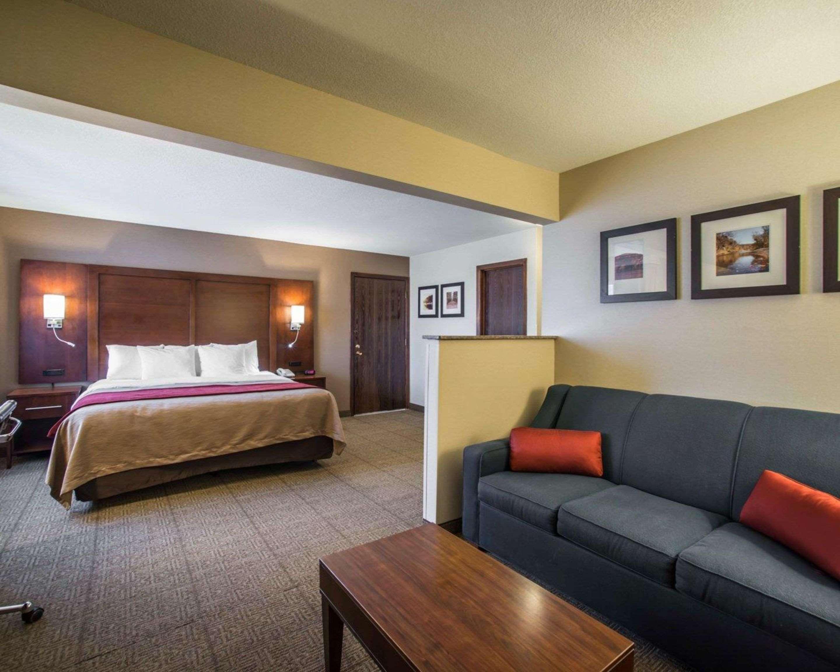 Quality Inn & Suites Boonville - Columbia Exterior foto